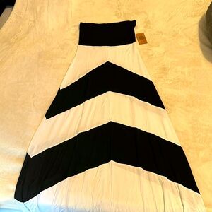 Brand new with tags Strapless Maxi Black & White Dress-Small